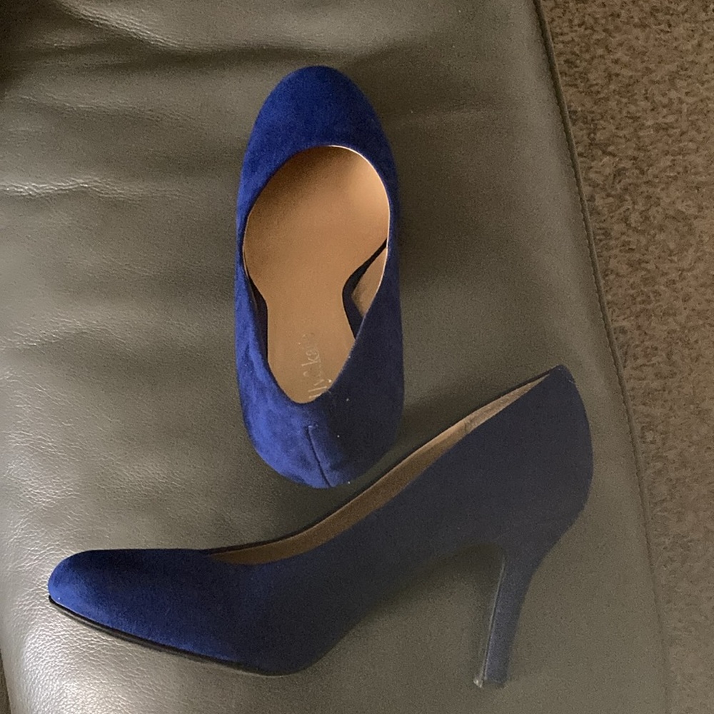 Kelly & Katie Blue suede shoes, size 9 - Picture 2 of 3
